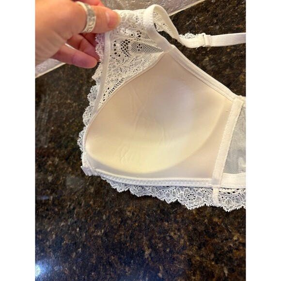 Spanx 30032R Women’s Undietectable Push-up Plunge Bra in Powder Medium NWOT - Picture 5 of 6